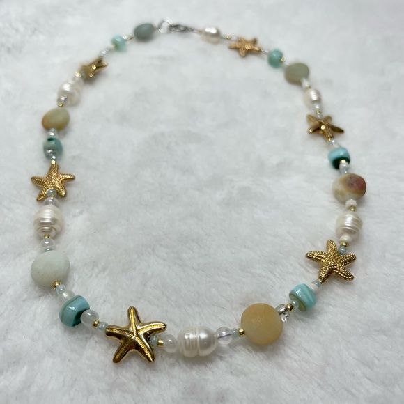 Handmade beachy starfish necklace - Picture 1 of 4